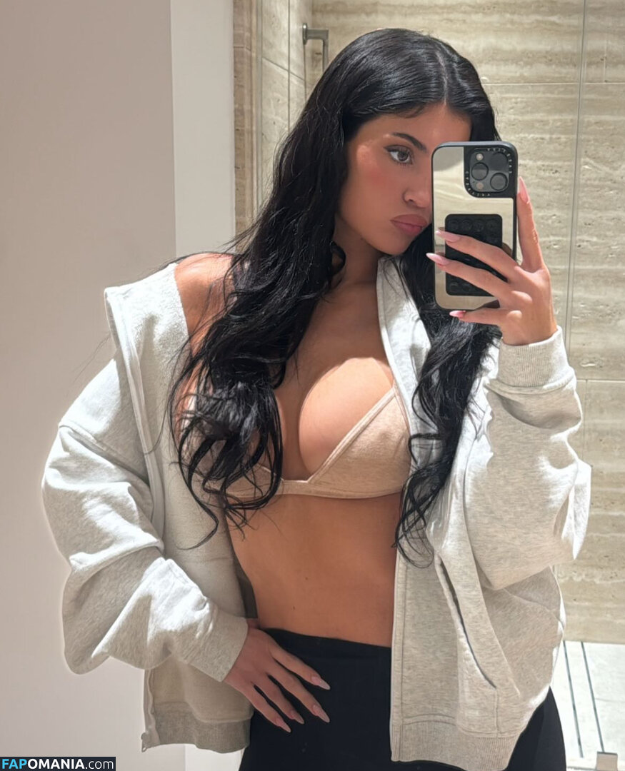Kylie Jenner / https: / kyliejenner / kyliejenner.2 Nago OnlyFans  Przeciekłe zdjęcie #65