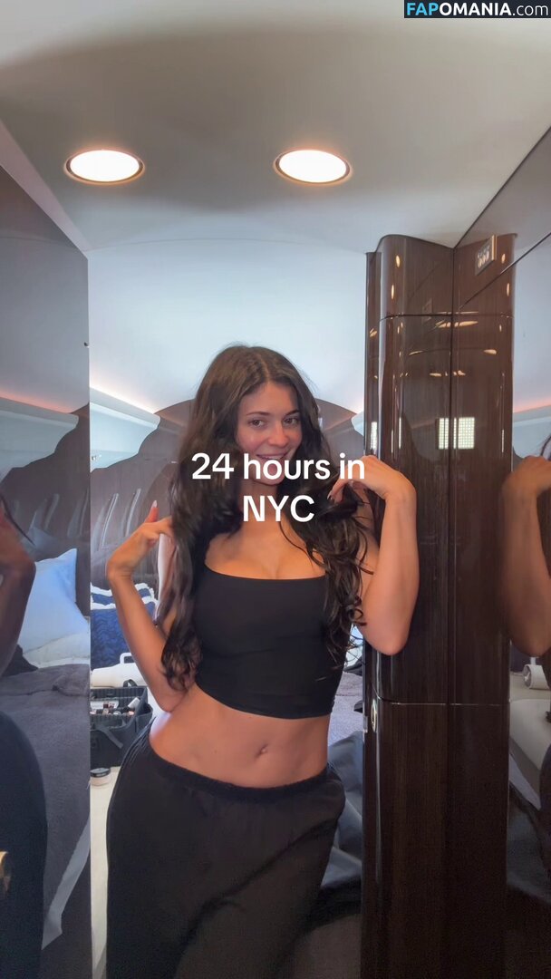 Kylie Jenner / https: / kyliejenner / kyliejenner.2 Nago OnlyFans  Przeciekłe zdjęcie #88
