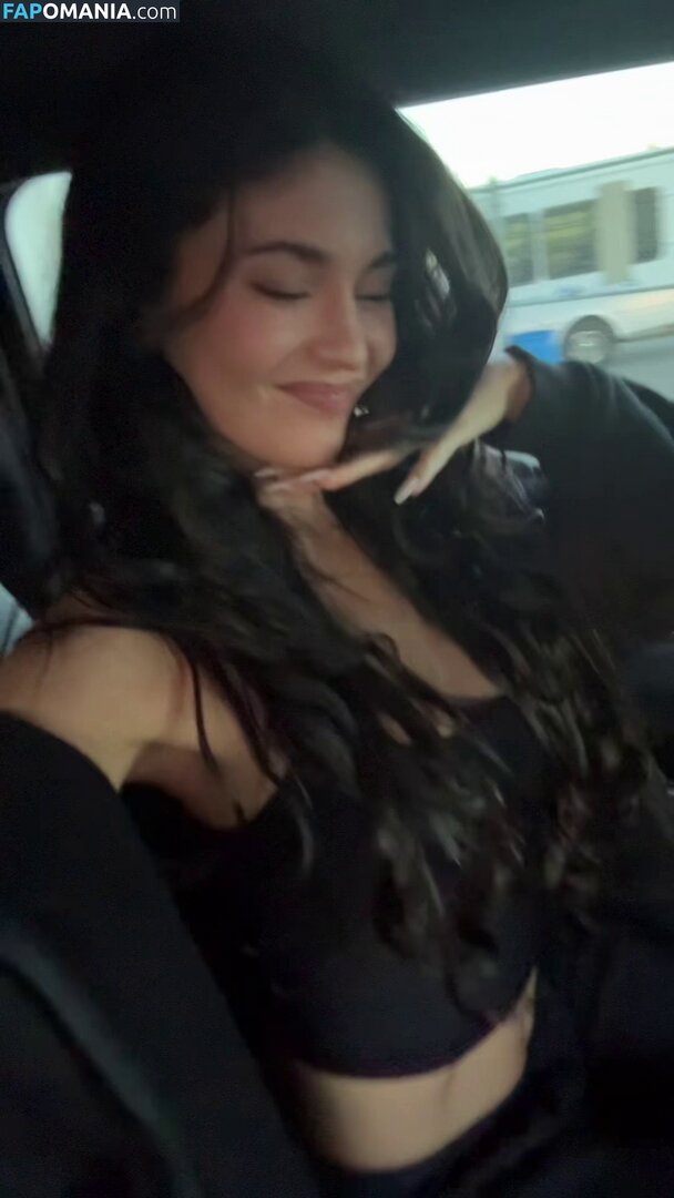 Kylie Jenner / https: / kyliejenner / kyliejenner.2 Nago OnlyFans  Przeciekłe zdjęcie #98