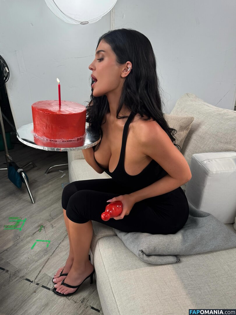 Kylie Jenner / https: / kyliejenner / kyliejenner.2 Nago OnlyFans  Przeciekłe zdjęcie #135