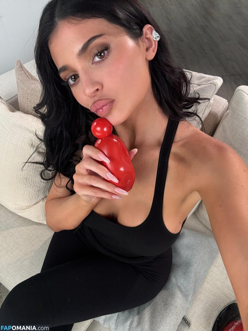 Kylie Jenner / https: / kyliejenner / kyliejenner.2 Nago OnlyFans  Przeciekłe zdjęcie #136