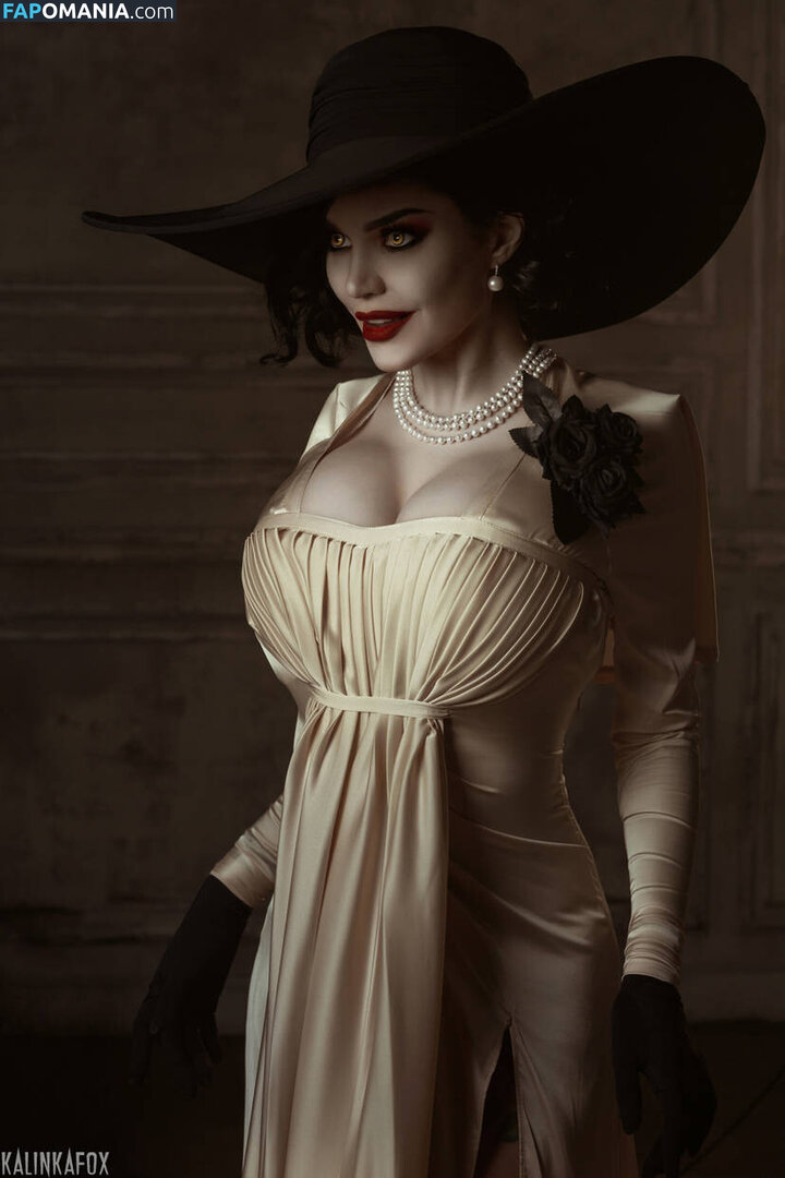 Alcina Dimitrescu and Bela Dimitrescu / Cassandra Dimitrescu / Daniela Dimitrescu / Lady Dimitrescu / ladydumitrescu Nago OnlyFans  Przeciekłe zdjęcie #2
