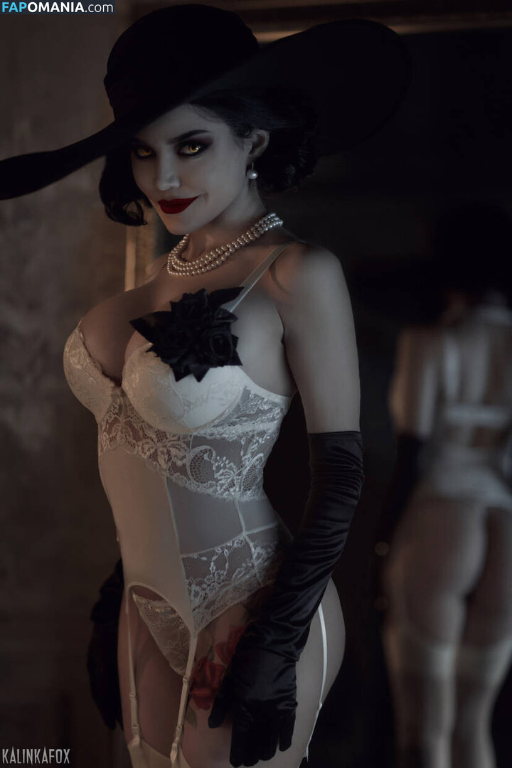 Alcina Dimitrescu and Bela Dimitrescu / Cassandra Dimitrescu / Daniela Dimitrescu / Lady Dimitrescu / ladydumitrescu Nago OnlyFans  Przeciekłe zdjęcie #7