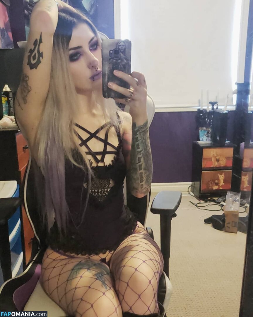 ladysurvival / ladysurvivalwow / onlyfungi Nago OnlyFans  Przeciekłe zdjęcie #2