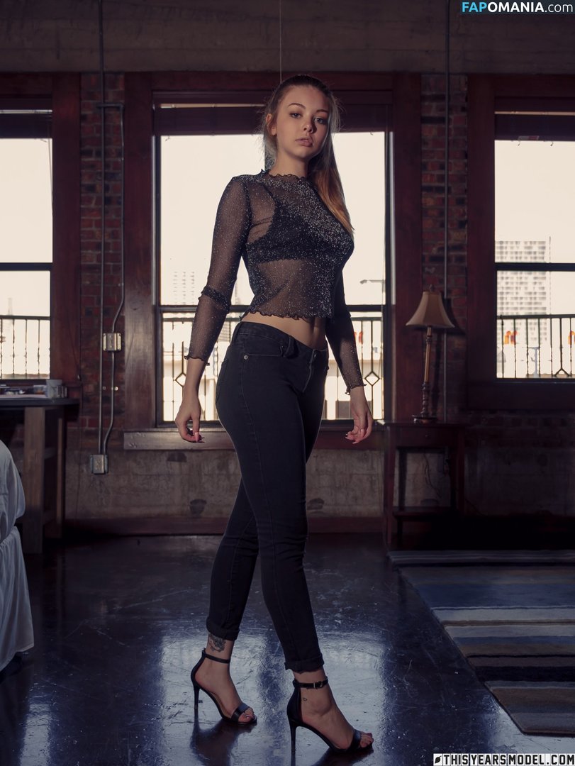 Lana Lea / thelanalea Nago OnlyFans  Przeciekłe zdjęcie #3