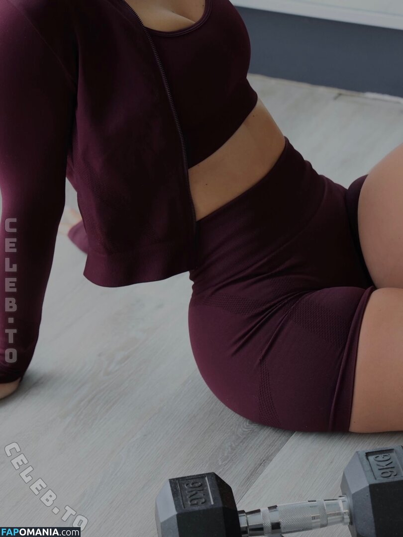 lara.gbdt Nago OnlyFans  Przeciekłe zdjęcie #2