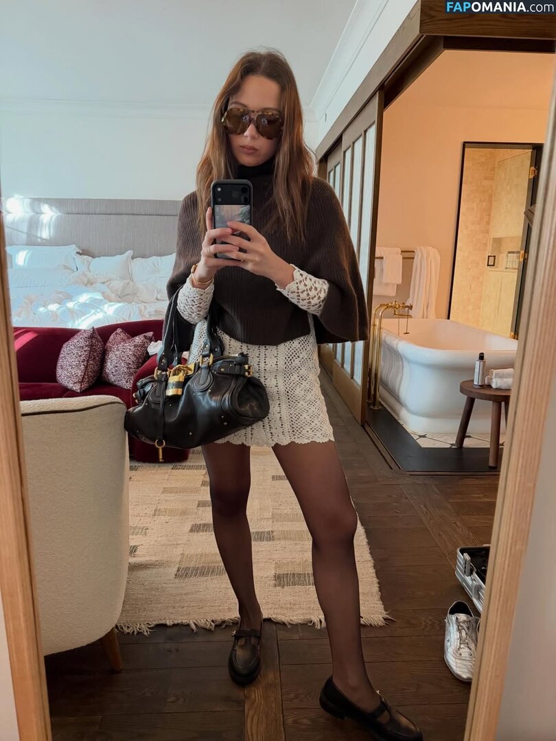 Laufey Lin / laufey Nago OnlyFans  Przeciekłe zdjęcie #151