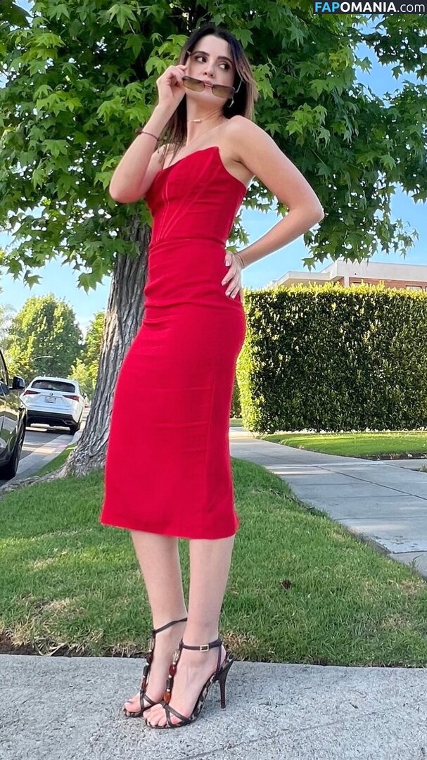 Laura Marano / lauramarano Nago OnlyFans  Przeciekłe zdjęcie #61