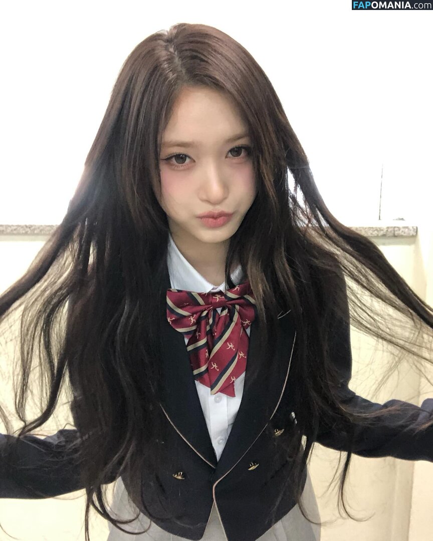 Lee Hyun-Seo / eeseooes / https: / iveleeseoi Nago OnlyFans  Przeciekłe zdjęcie #2