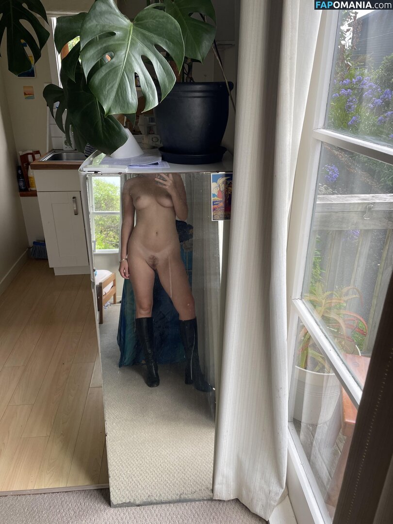 Lepetit_lapin / lepetitlapinkarori Nago OnlyFans  Przeciekłe zdjęcie #1