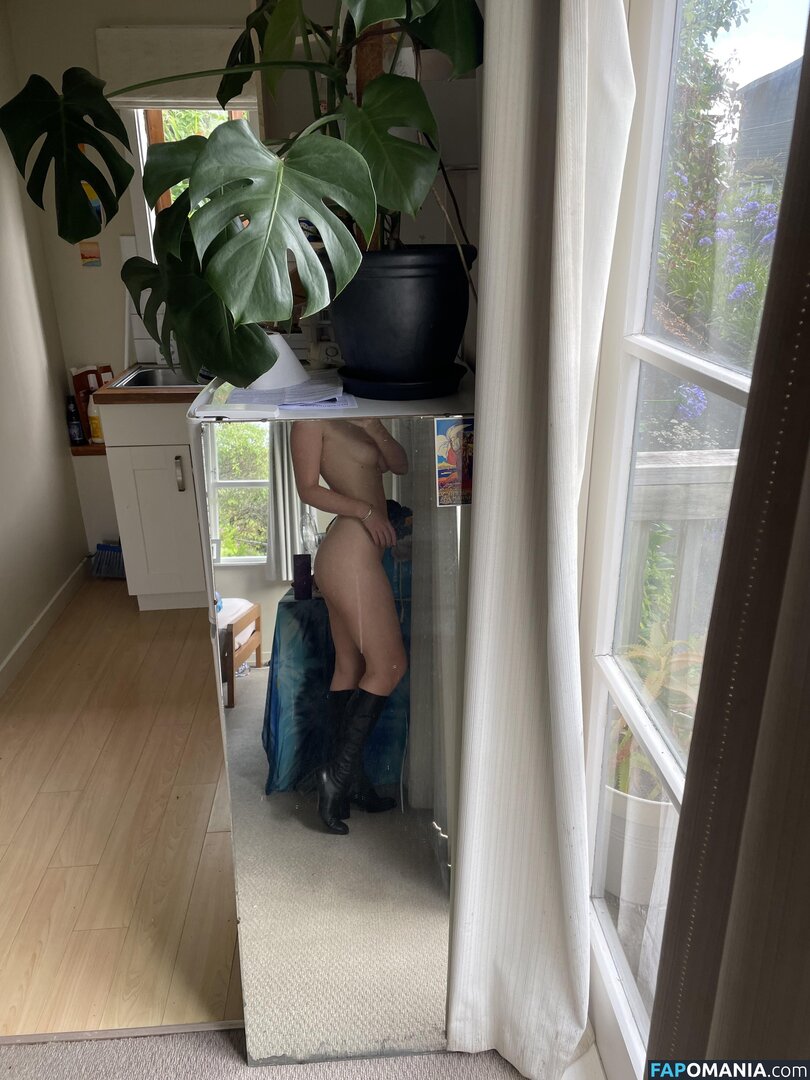 Lepetit_lapin / lepetitlapinkarori Nago OnlyFans  Przeciekłe zdjęcie #2