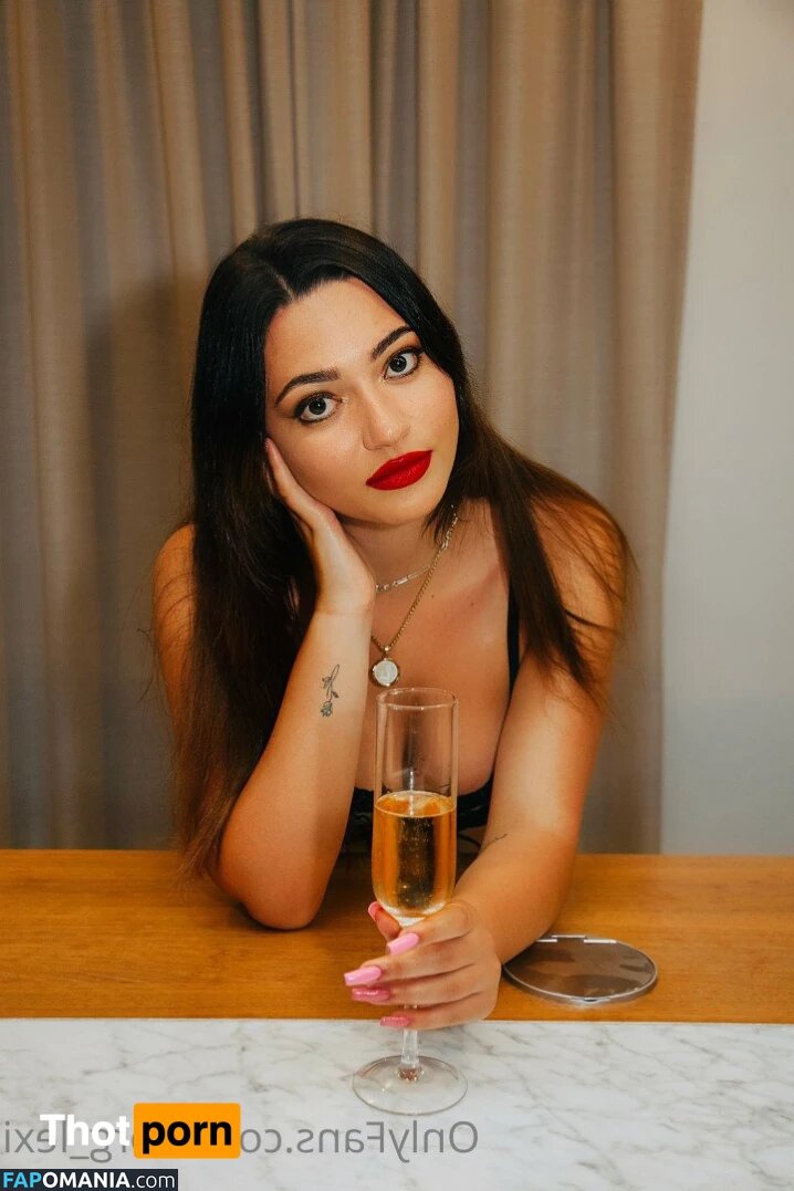 Lexi Borg Nago OnlyFans  Przeciekłe zdjęcie #8