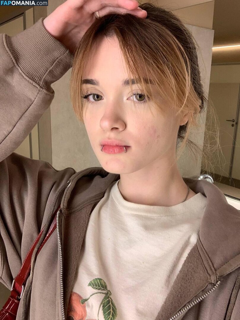 liana_kisses Nago OnlyFans  Przeciekłe zdjęcie #6