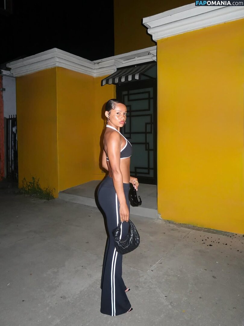 Liana Maria / lianamariaofficial Nago OnlyFans  Przeciekłe zdjęcie #20