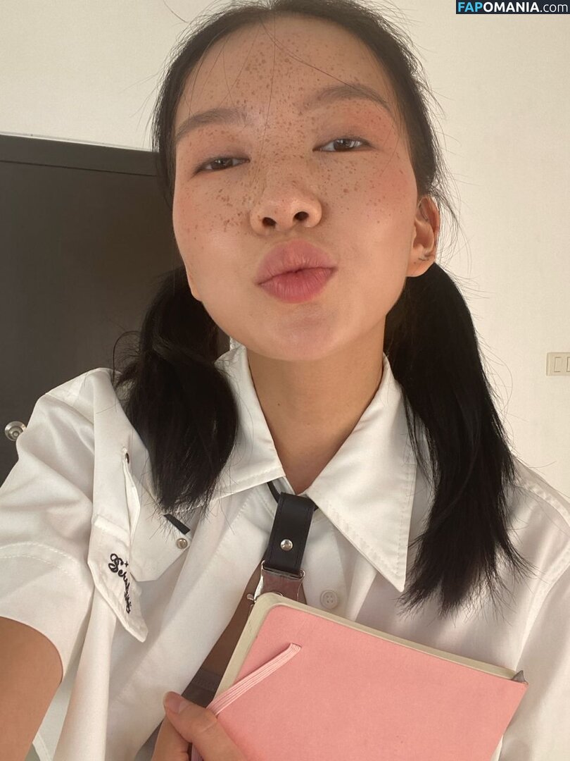 lil_kris_xo Nago OnlyFans  Przeciekłe zdjęcie #2