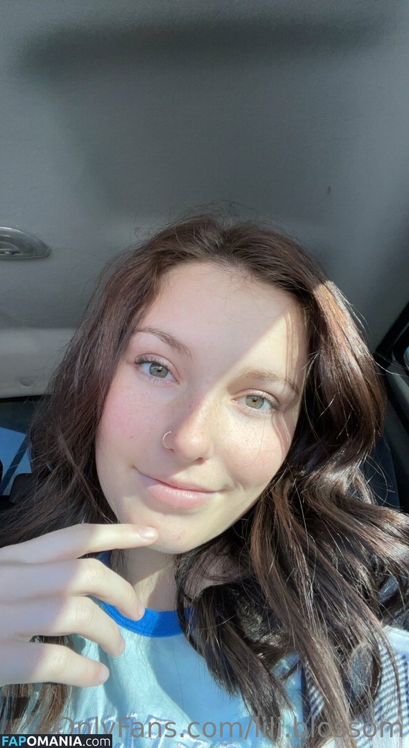 Lilly_Blossom / lili.blossom / lilyblossom_es Nago OnlyFans  Przeciekłe zdjęcie #32