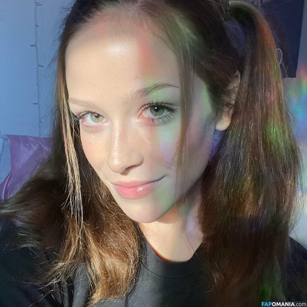 lilly_spunk / lillyspunk / outer.space.fairy Nago OnlyFans  Przeciekłe zdjęcie #5