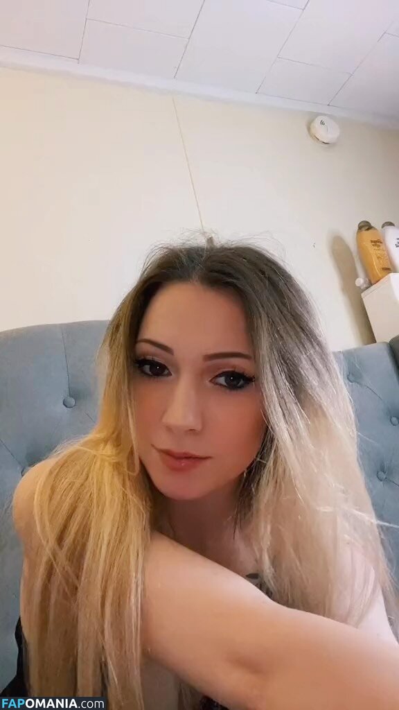 Little Momma / Littleemommaa21 / littlee.mommaa23 / littleemommaa23 Nago OnlyFans  Przeciekłe zdjęcie #2