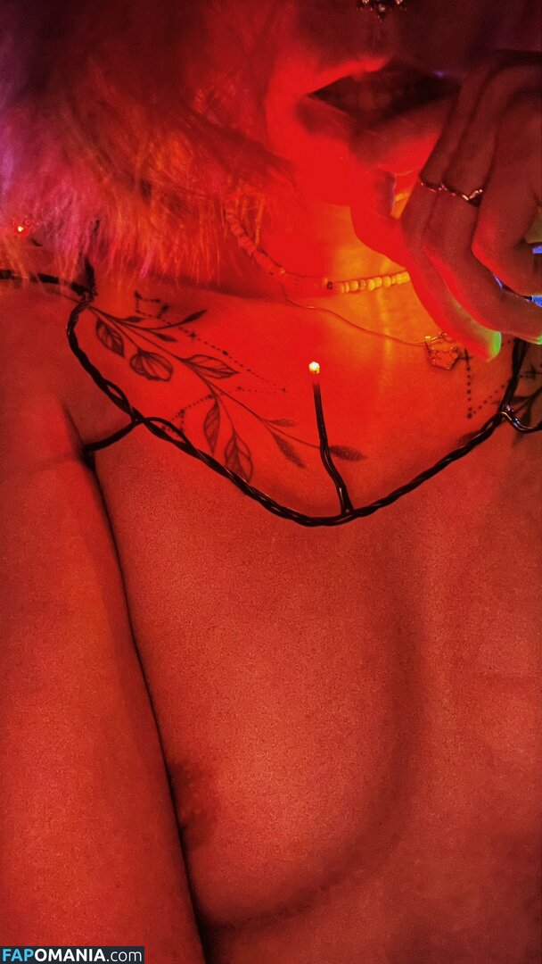 Little Satana / little.satana / s.satana_666 / tomnaya_satana Nago OnlyFans  Przeciekłe zdjęcie #24