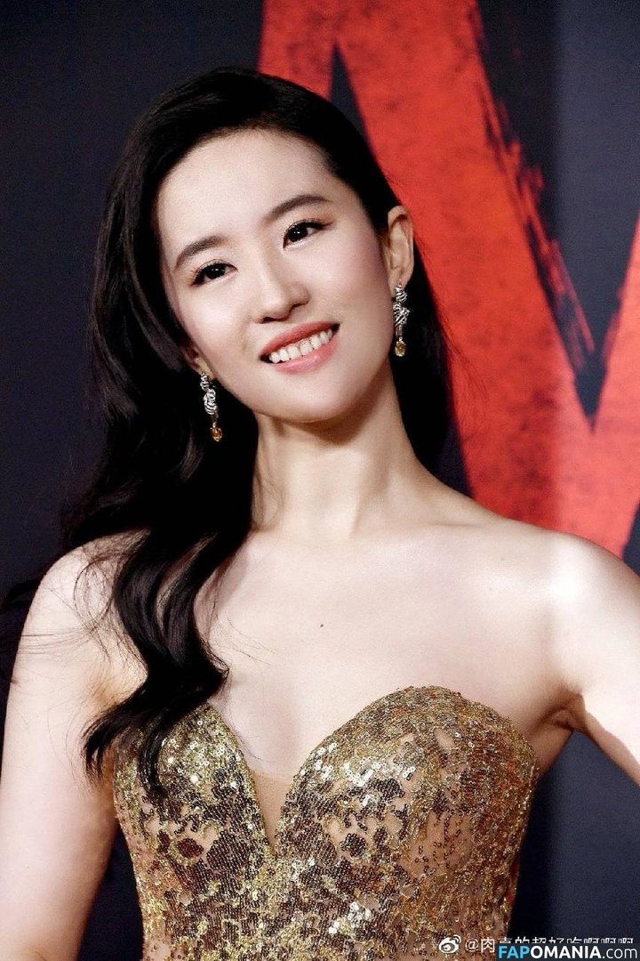 Liu Yifei / yifei_cc Nago OnlyFans  Przeciekłe zdjęcie #9