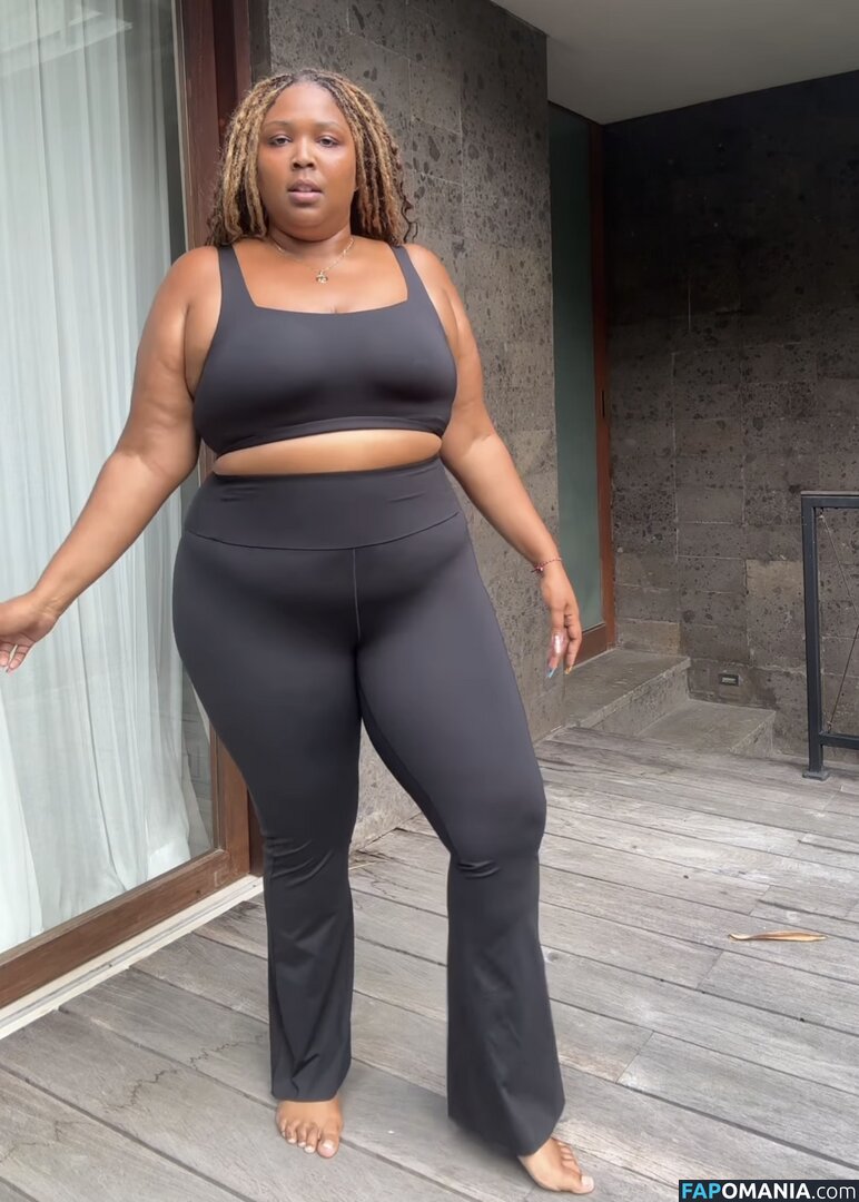 Lizzo / lizzobeeating Nago OnlyFans  Przeciekłe zdjęcie #28
