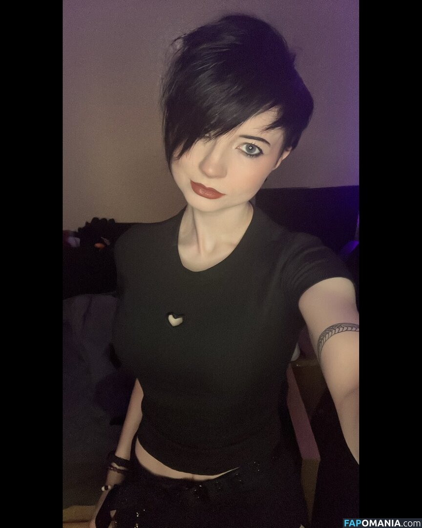 LonesomeMuse Nago OnlyFans  Przeciekłe zdjęcie #1