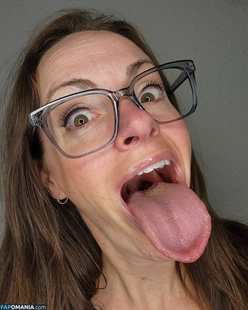 Long Tongue Fetish / _longtonguelewis / diqueentongue / longtonguelewis Nago OnlyFans  Przeciekłe zdjęcie #312
