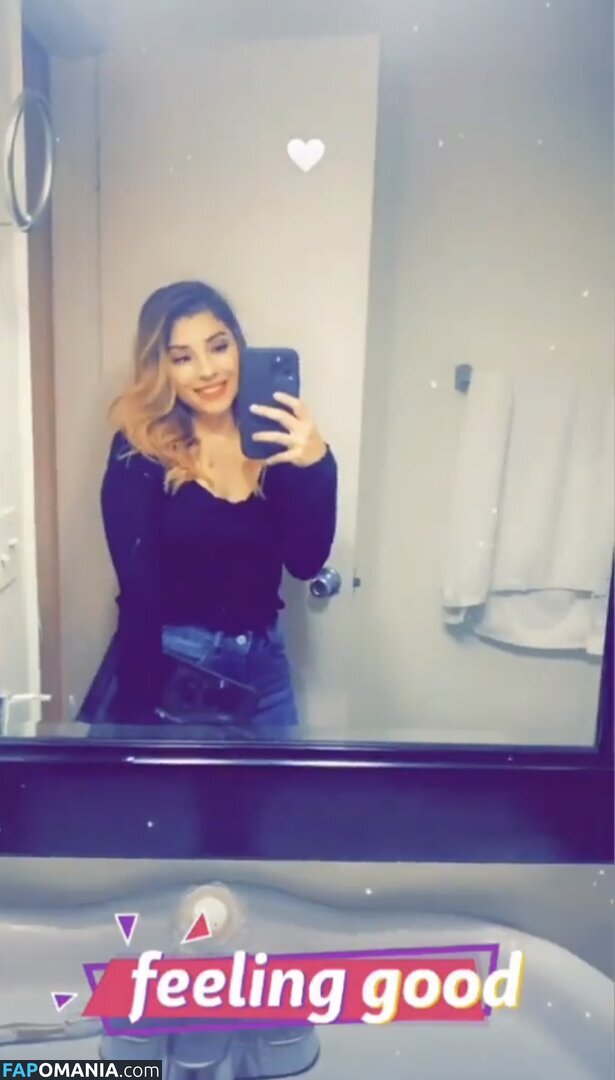 Yesenia Angulo / Yesenia Angulo Castillo / Yesenia Castillo / loovee_seeniaa / onlyfans.com / senia_lovee Nago OnlyFans  Przeciekłe zdjęcie #2