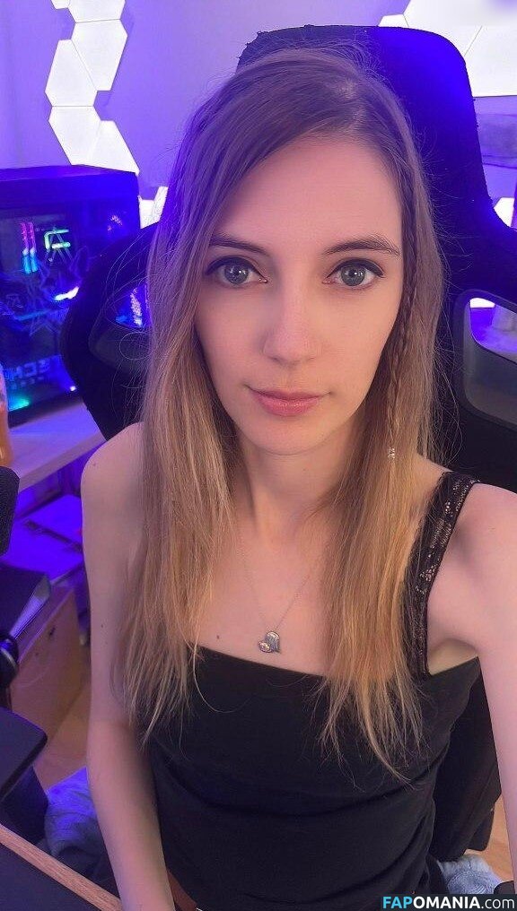 Lory / loorybbyg / vinoogeile Nago OnlyFans  Przeciekłe zdjęcie #10