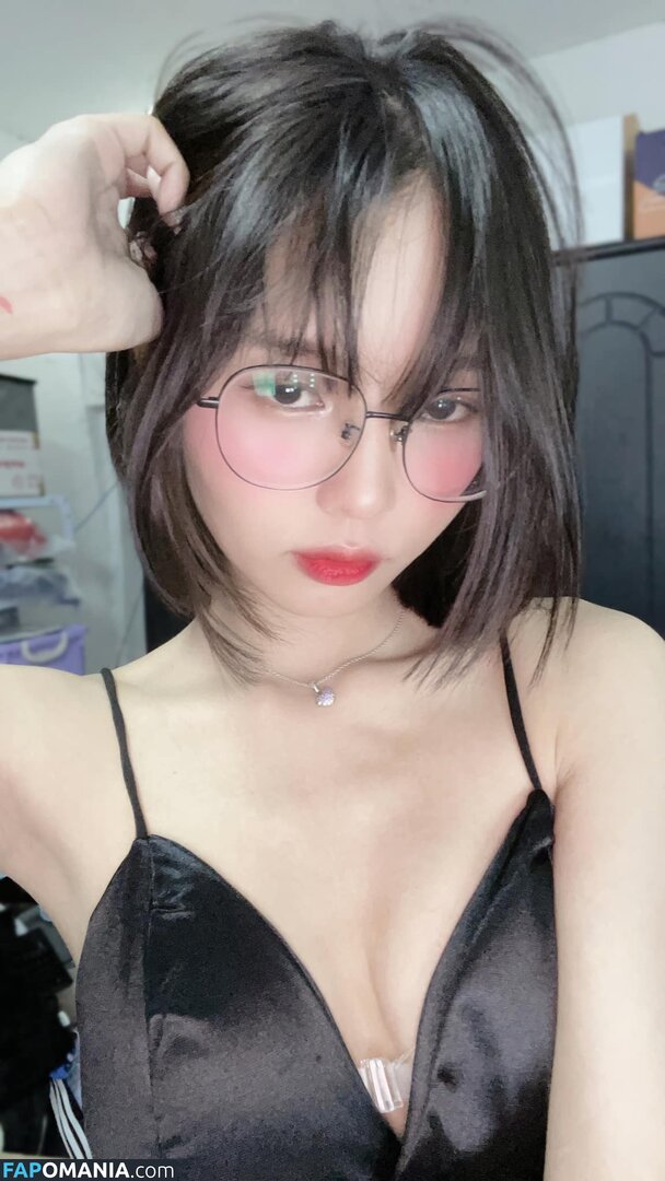 Lilith / Lou Aenlle / llthidk Nago OnlyFans  Przeciekłe zdjęcie #1