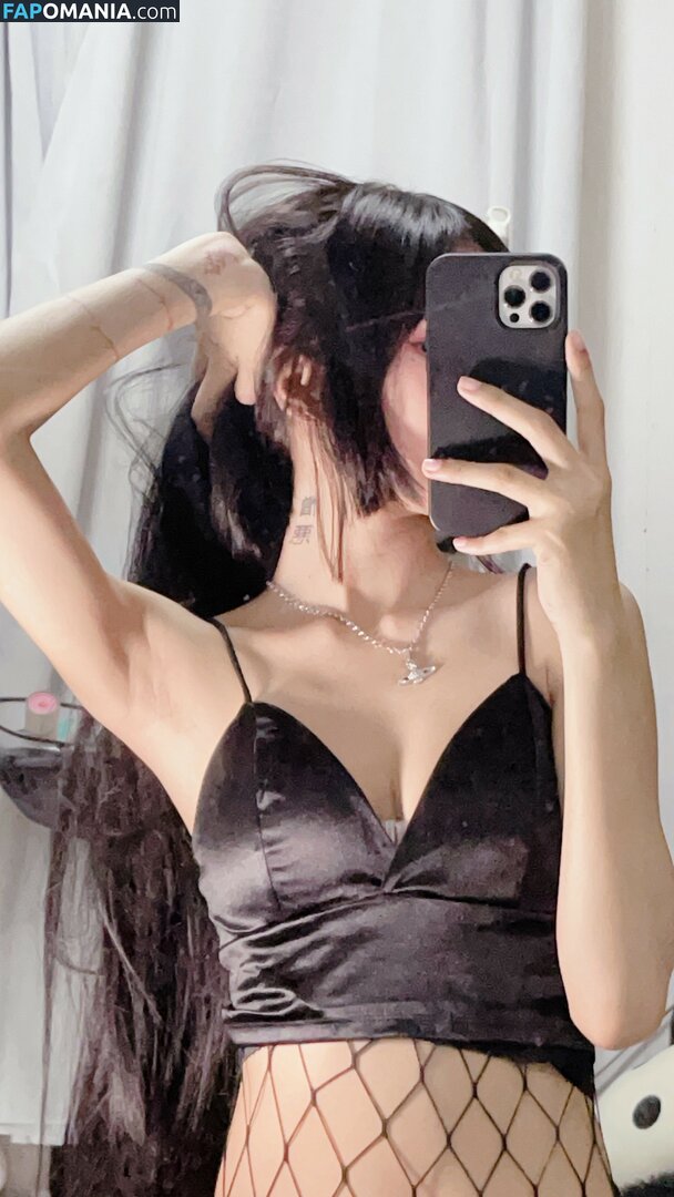 Lilith / Lou Aenlle / llthidk Nago OnlyFans  Przeciekłe zdjęcie #85
