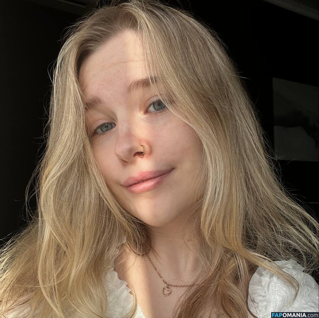 Lynntiny Nago OnlyFans  Przeciekłe zdjęcie #4