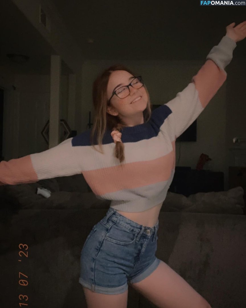 Lyssaurora Nago OnlyFans  Przeciekłe zdjęcie #24