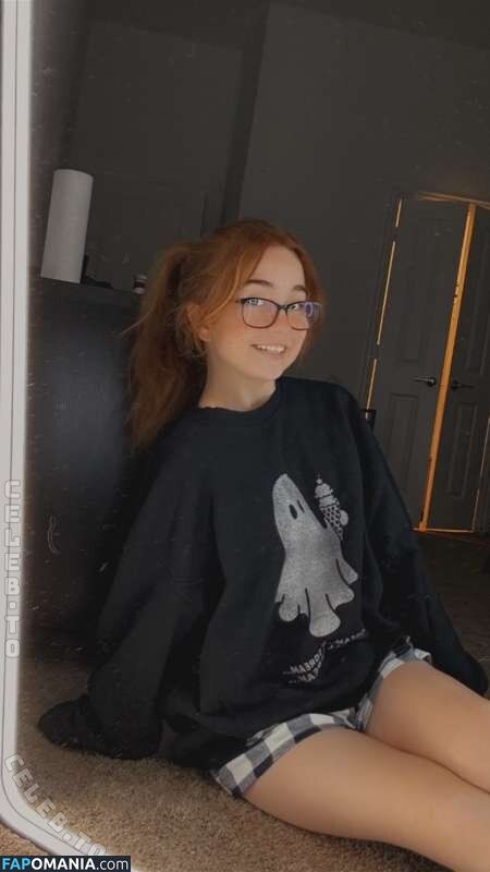Lyssaurora / https: Nago OnlyFans  Przeciekłe zdjęcie #361