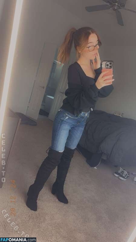 Lyssaurora / https: Nago OnlyFans  Przeciekłe zdjęcie #381