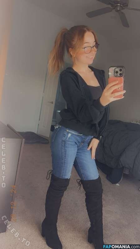 Lyssaurora / https: Nago OnlyFans  Przeciekłe zdjęcie #396