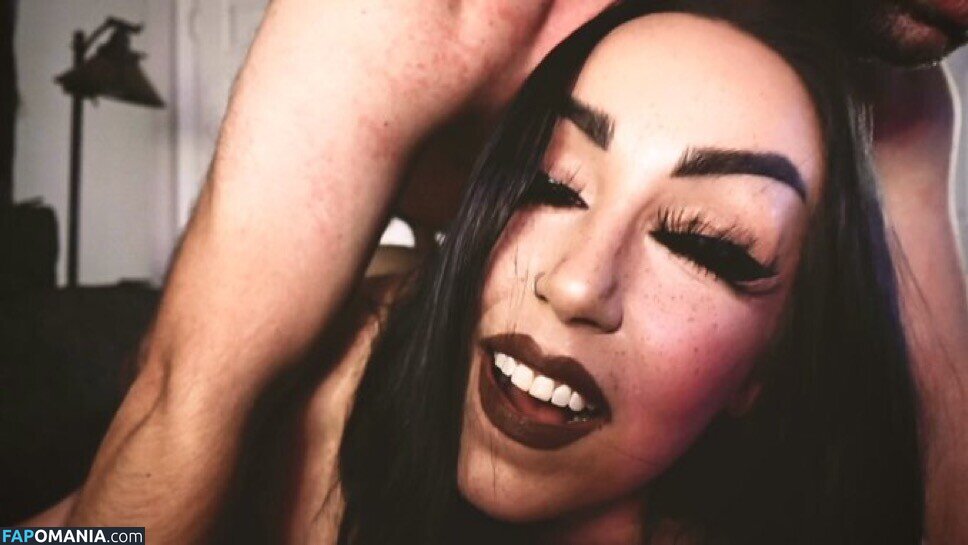 M_mortisha / https: / modern.mortisha Nago OnlyFans  Przeciekłe zdjęcie #2