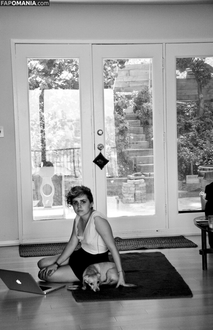 Mae Whitman / mistergarf Nago OnlyFans  Przeciekłe zdjęcie #1