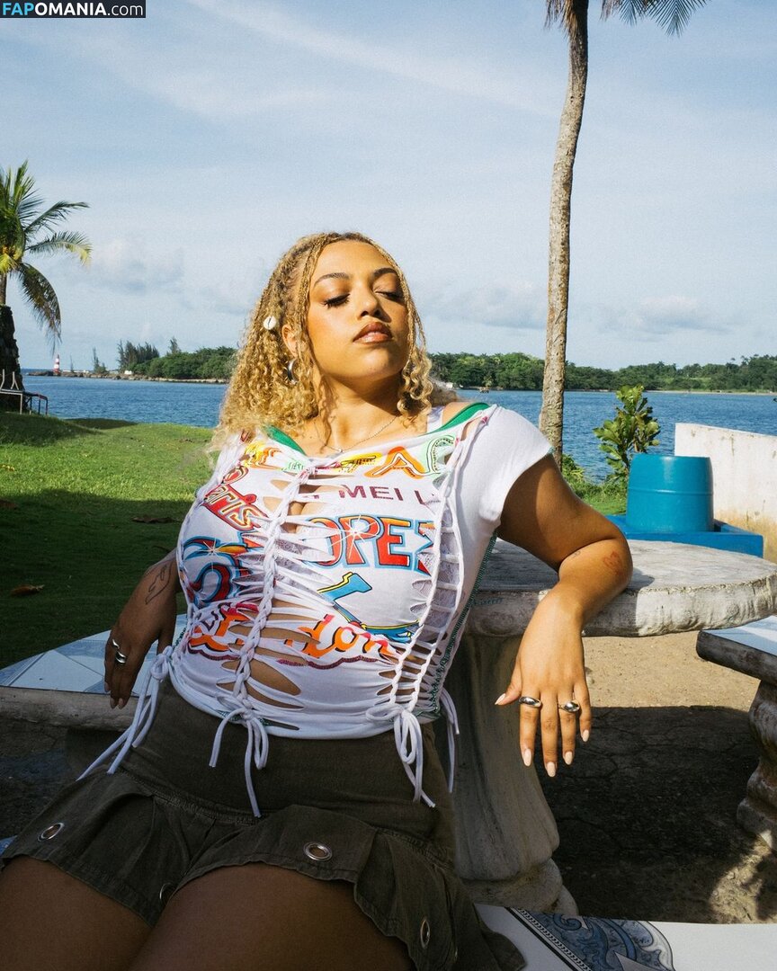 Mahalia Nago OnlyFans  Przeciekłe zdjęcie #3