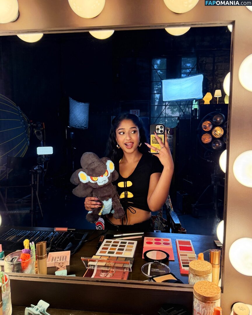 Maitreyi Ramakrishnan / maitreyiramakrishnan / ramakrishnannn Nago OnlyFans  Przeciekłe zdjęcie #2