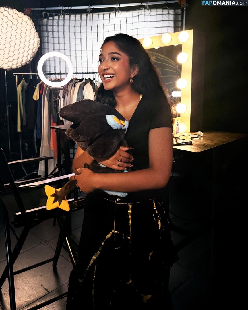 Maitreyi Ramakrishnan / maitreyiramakrishnan / ramakrishnannn Nago OnlyFans  Przeciekłe zdjęcie #3