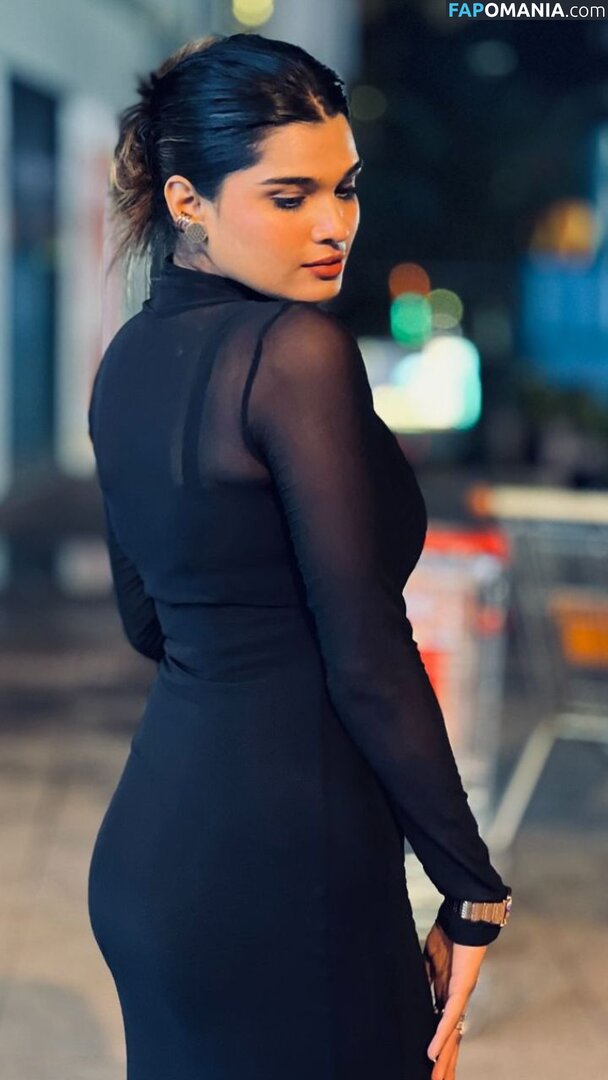 Mansi Suravase Nago OnlyFans  Przeciekłe zdjęcie #2