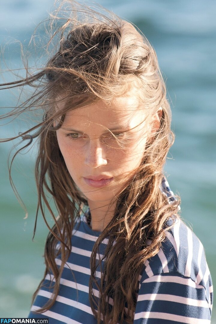 Marine Vacth / https: / marine_vacth / marinvacth Nago OnlyFans  Przeciekłe zdjęcie #8