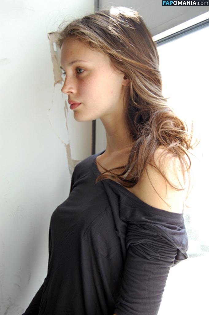 Marine Vacth / https: / marine_vacth / marinvacth Nago OnlyFans  Przeciekłe zdjęcie #10