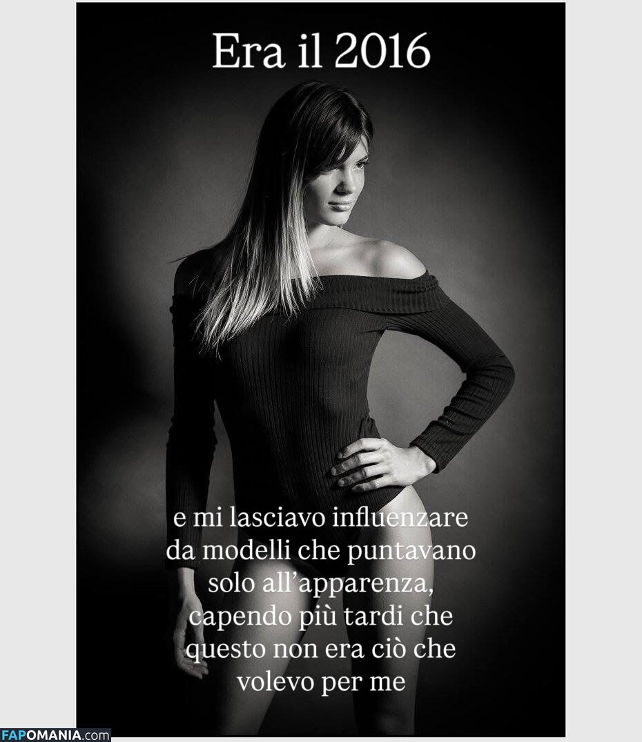 Martina Ragozza / https: / martinaragozza Nago OnlyFans  Przeciekłe zdjęcie #9