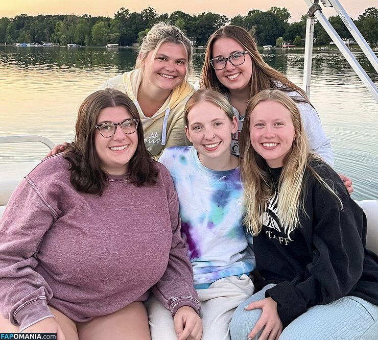 Maura / maurahiggins / pennyliciouss Nago OnlyFans  Przeciekłe zdjęcie #6