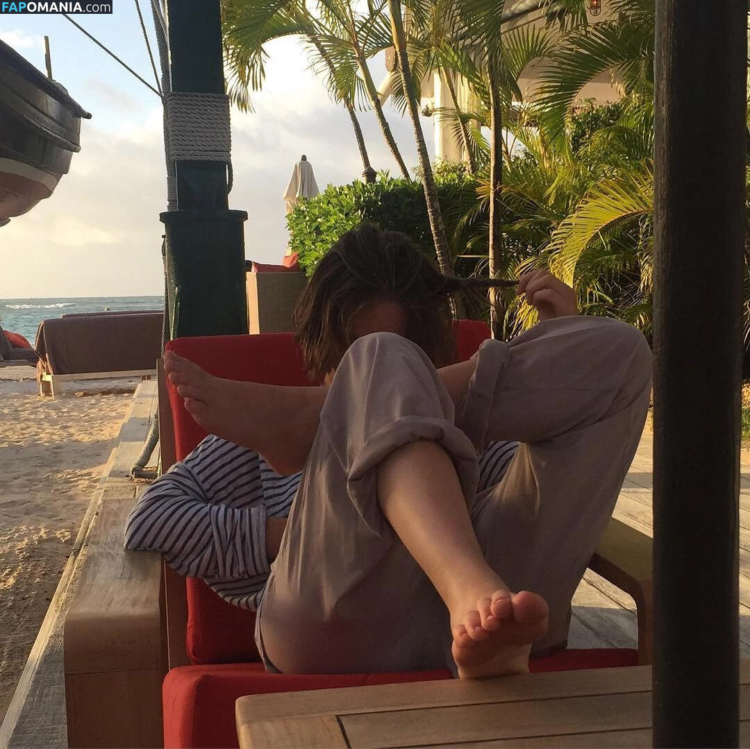 Maya Hawke / maya_hawke / neohawk2 Nago OnlyFans  Przeciekłe zdjęcie #480