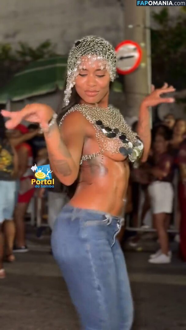 MC Rebecca / rebecca Nago OnlyFans  Przeciekłe zdjęcie #9