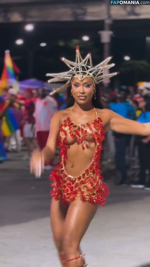 MC Rebecca / rebecca Nago OnlyFans  Przeciekłe zdjęcie #13