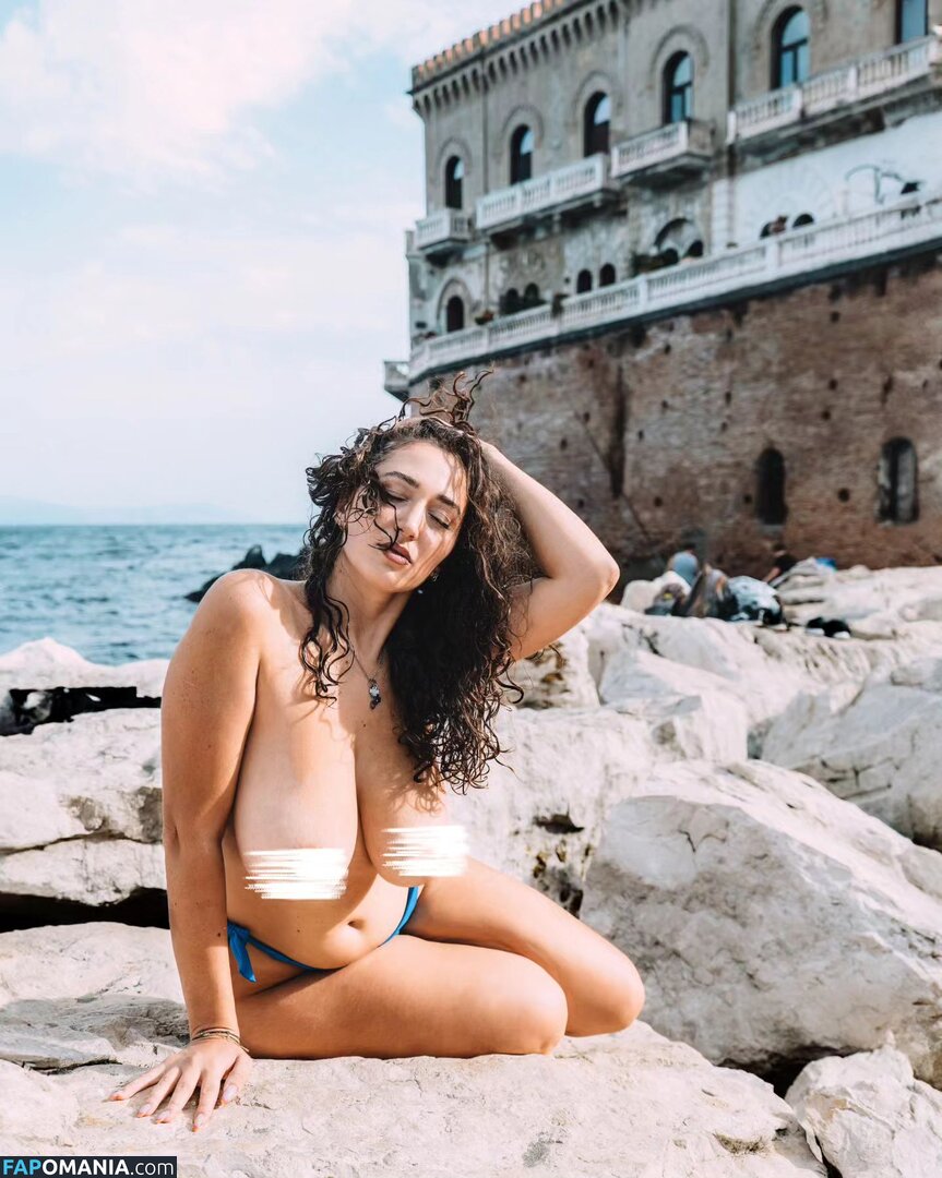 Micol Quirino / micolquirino_ / rometonaples Nago OnlyFans  Przeciekłe zdjęcie #2